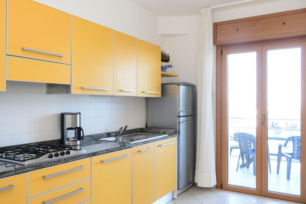 Sunbeach Apartments Lignano Sabbiadoro Kültér fotó