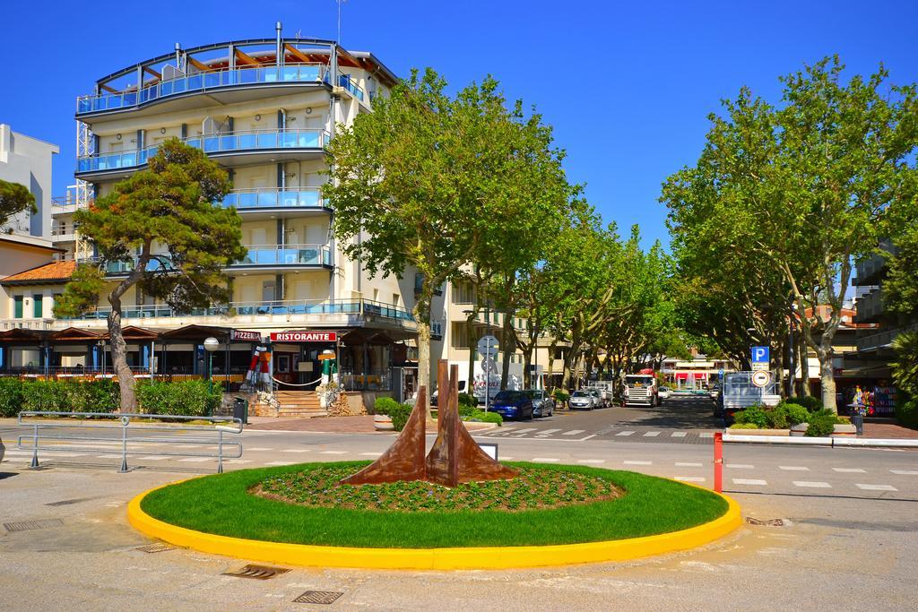 Sunbeach Apartments Lignano Sabbiadoro Kültér fotó